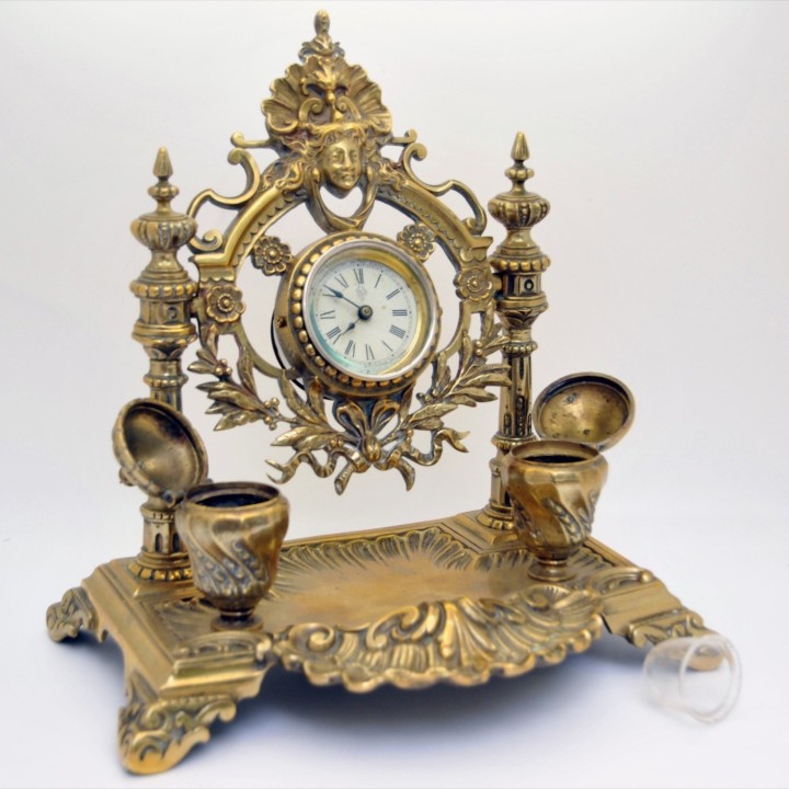 Curioso tintero con reloj de bronce francés de finales del siglo XIX
