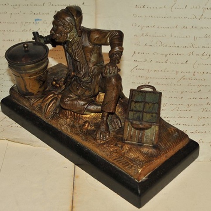 Anthropomorphic monkey inkwell in brown-patinated bronze