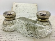 Encrier en cristal de forme insolite de 1900