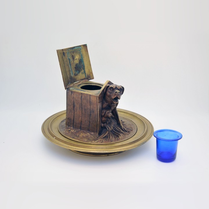 Encrier en bronze à décor d'un chien de MOIGNEZ