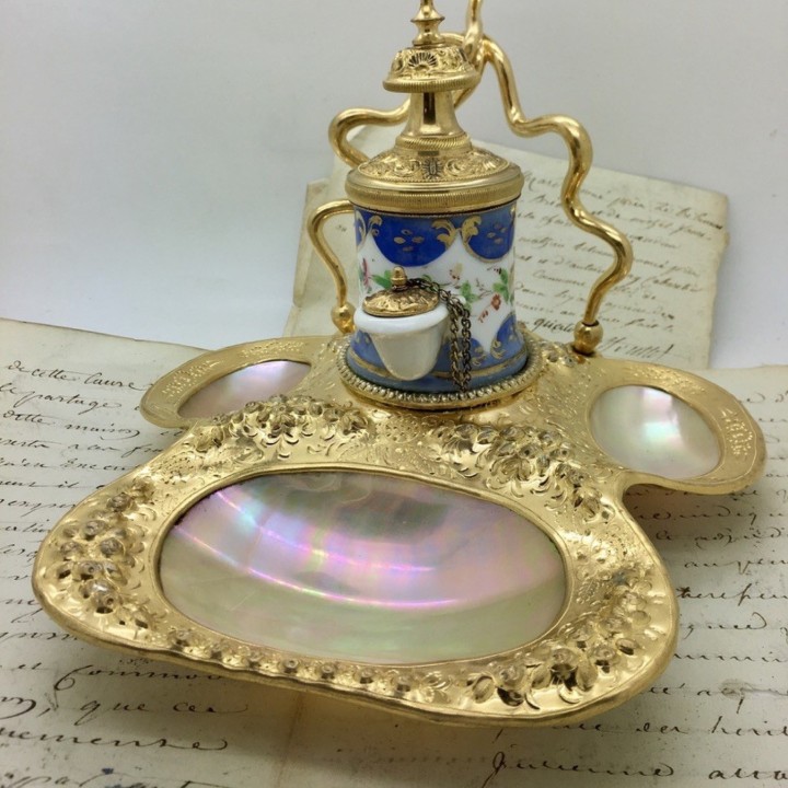 Raro tintero de bomba del siglo XIX, nácar y porcelana de Sèvres