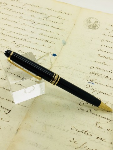 Stylo bille MONTBLANC série Meisterstück doré