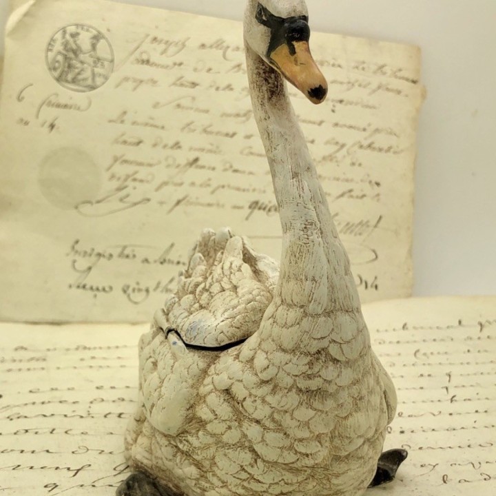 Encrier au cygne en bronze de Vienne polychrome