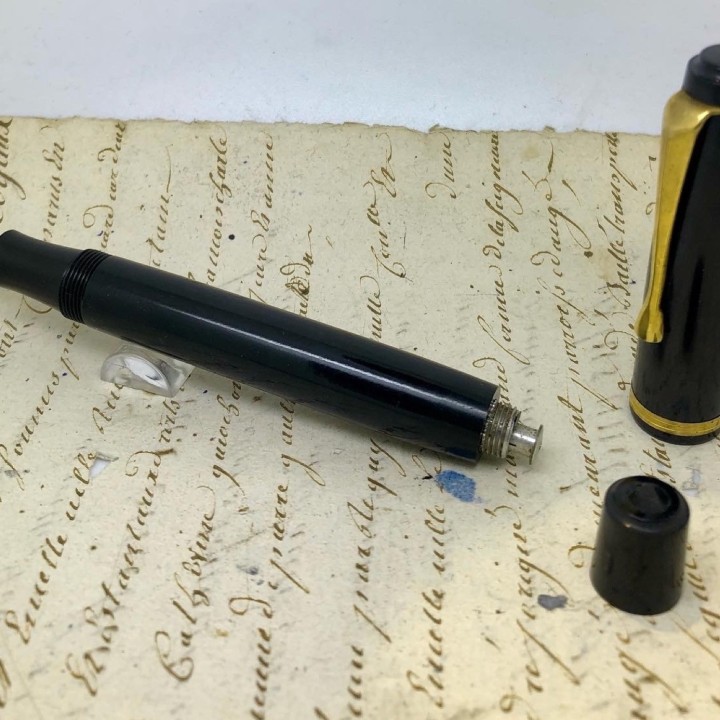 Stylo plume à pompe en résine 1940
