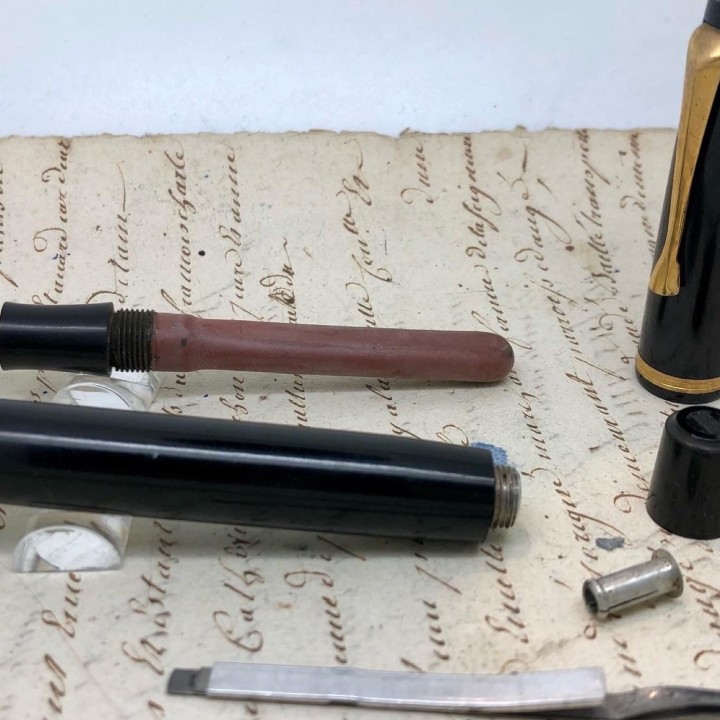 Stylo plume à pompe en résine 1940