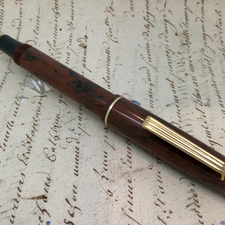 Caneta de tinta permanente em resina marmoreada 1950, nova