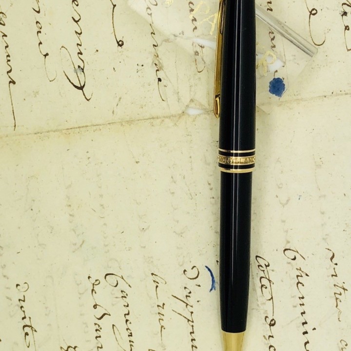 Stylo bille MONTBLANC série Meisterstück doré