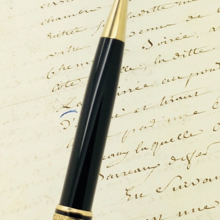 Stylo bille MONTBLANC série Meisterstück doré