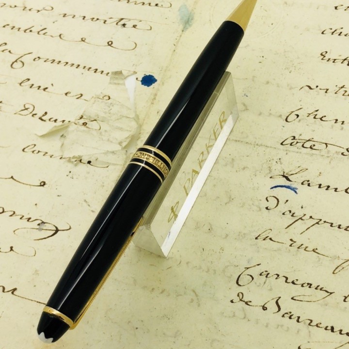 Stylo bille MONTBLANC série Meisterstück doré