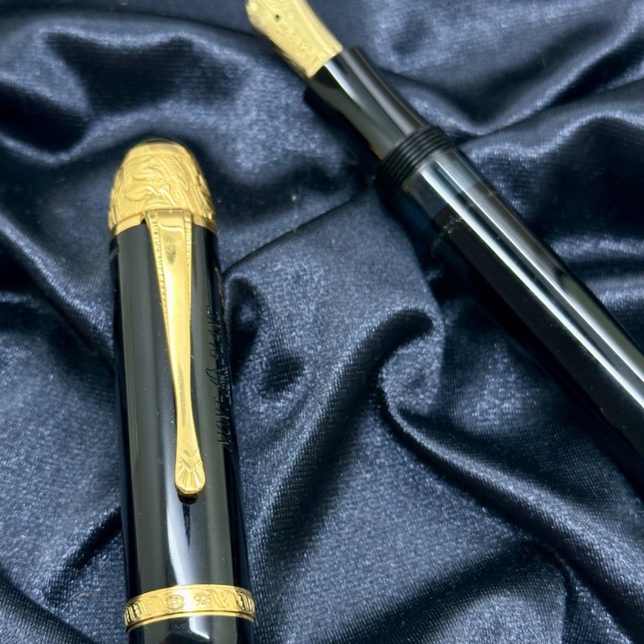 Montblanc Voltaire 限量版钢笔，1995年