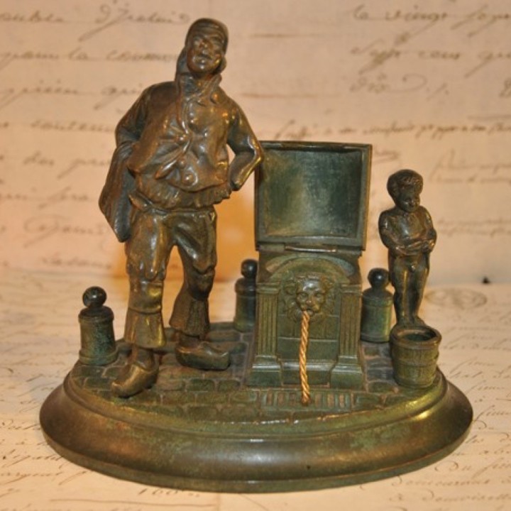 Tintero de bronce patinado, trapero de estilo Carlos X