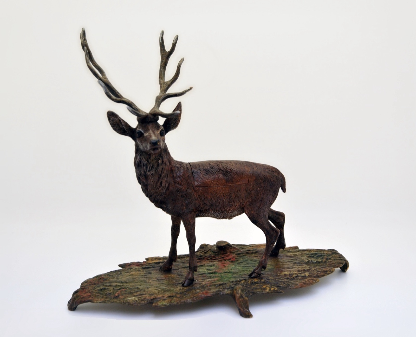 Cerf encrier en bronze polychrome du XIXe